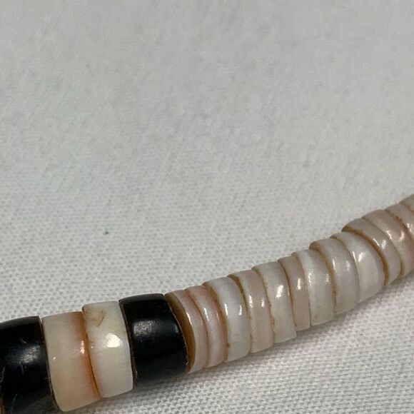 Coral onyx vintage PUKA SHELL HEISHI necklace-hand made clasp Choker length 14" - Picture 4 of 8